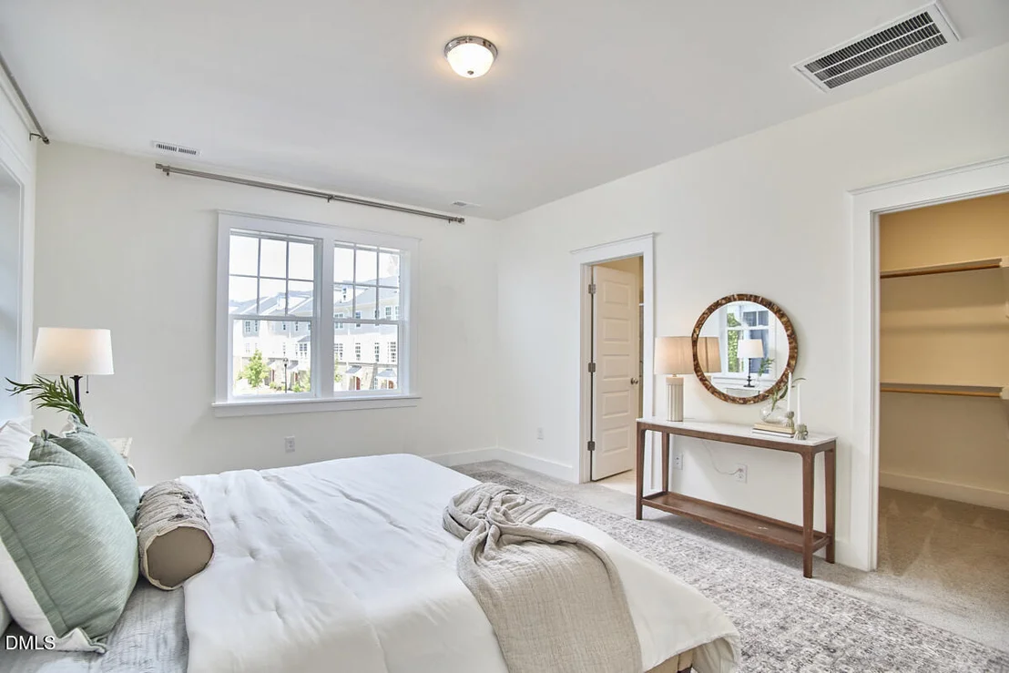 Photo of 1003 Whitehall Circle