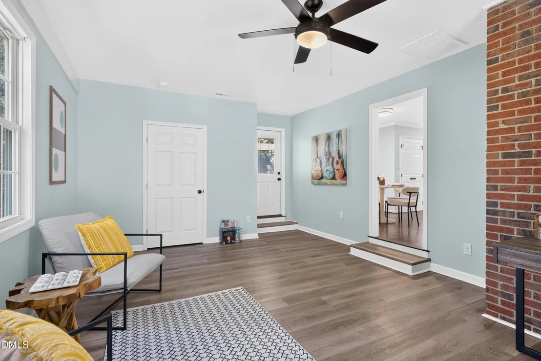 Photo of 8609 Manns Loop Road