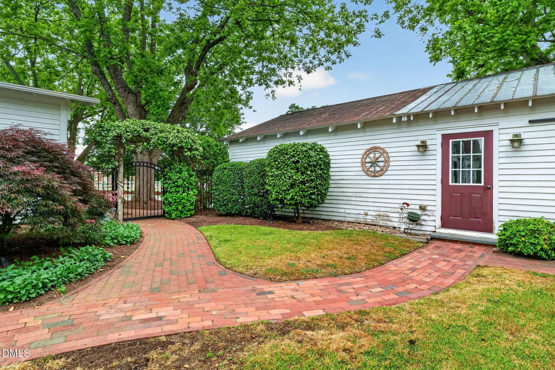 Photo of 804 W Main Street