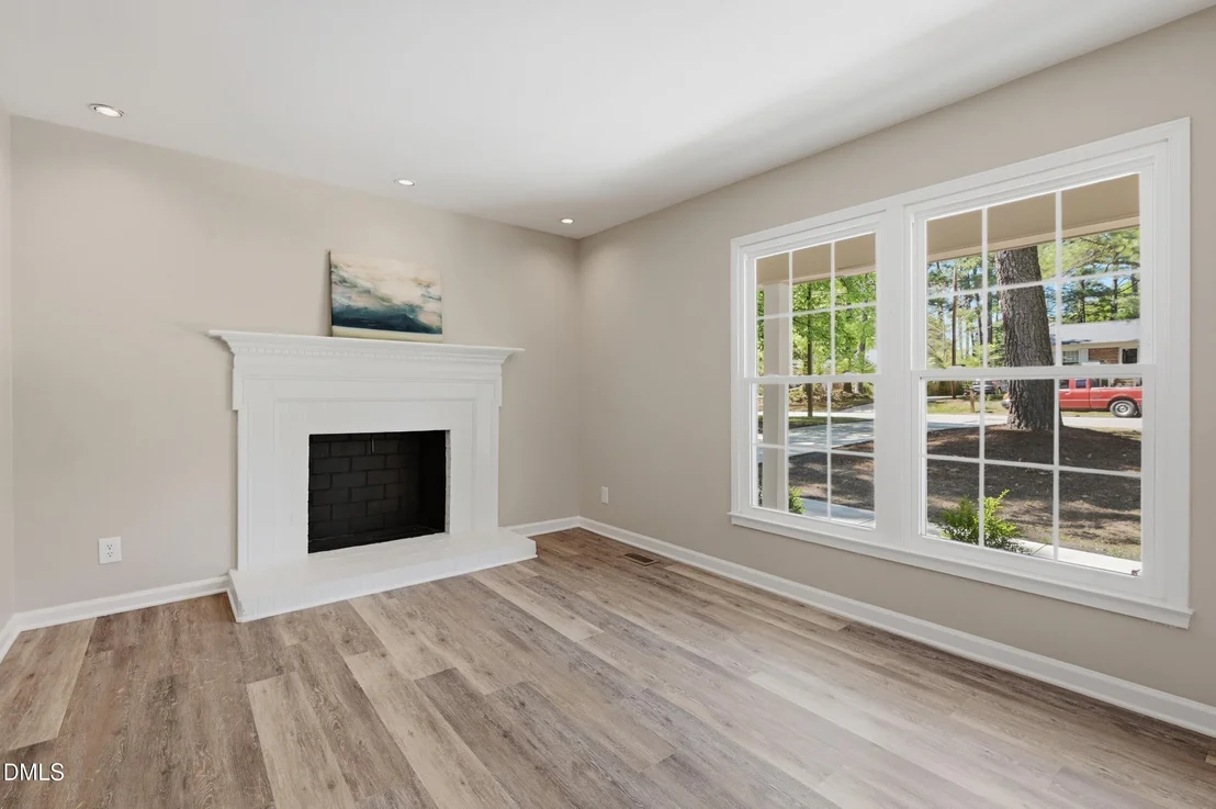 Photo of 5805 Newhall Road