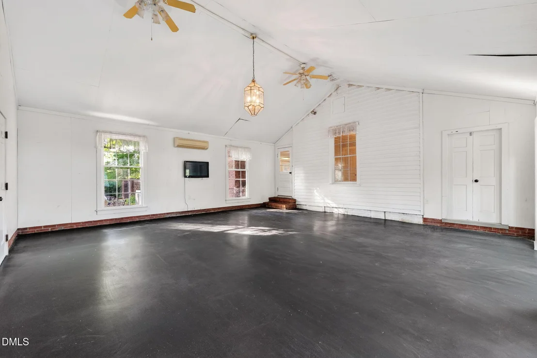 Photo of 207 W 3rd Street