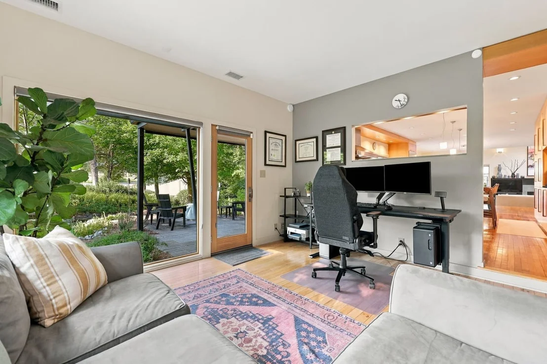 Photo of 3007 Surrey Road