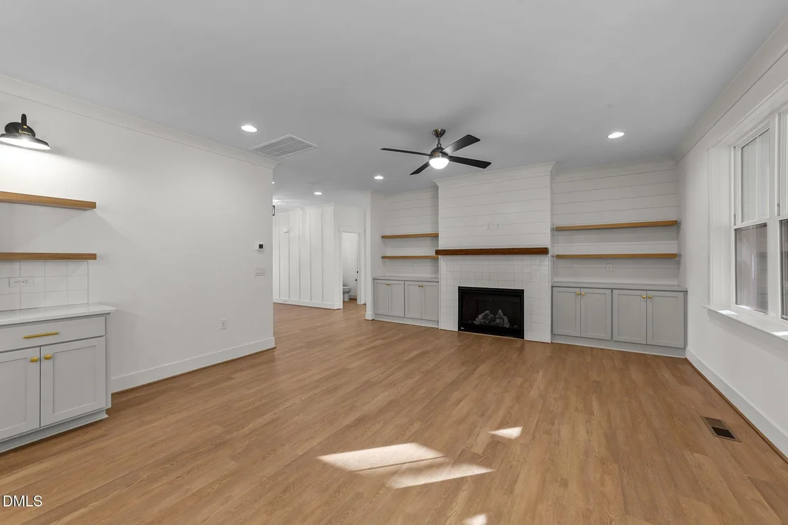 Photo of 305 Slocum Drive