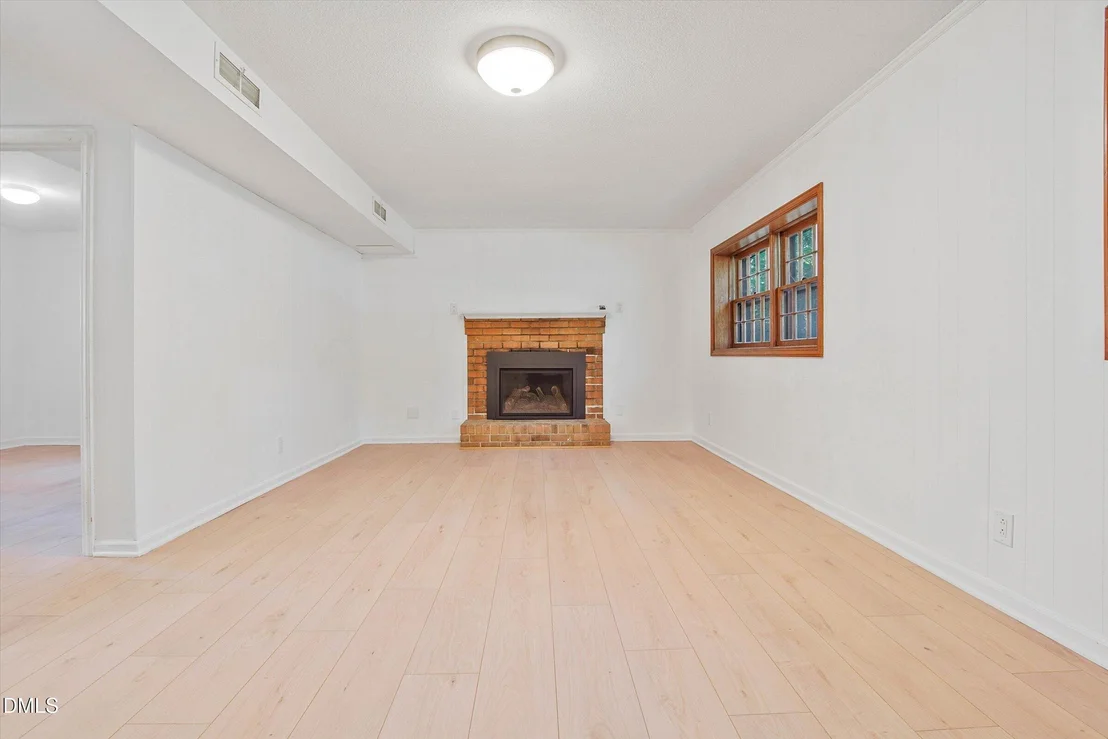 Photo of 6424 Amhurst Road