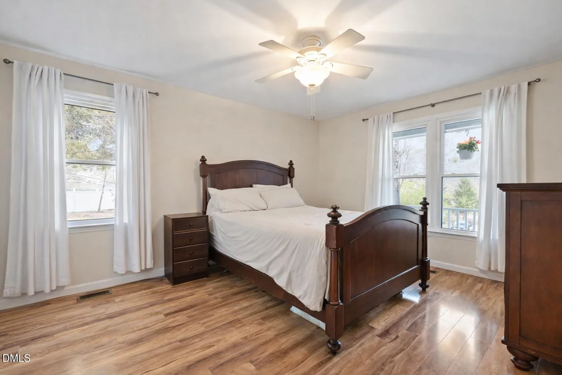 Photo of 212 Esquire Lane