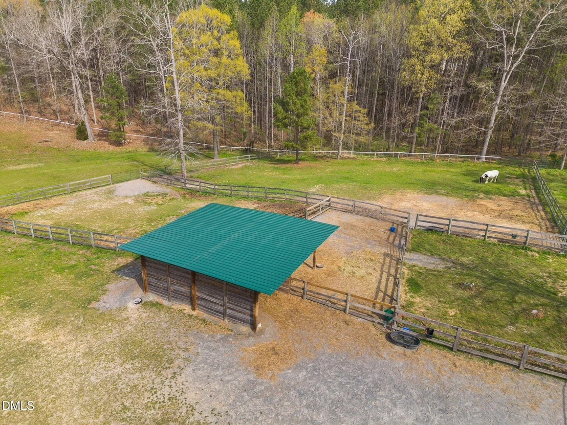 Photo of 8908 Weaver Crossing Road