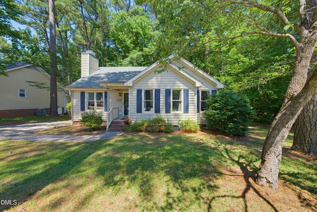 Photo of 3500 Castlegate Drive