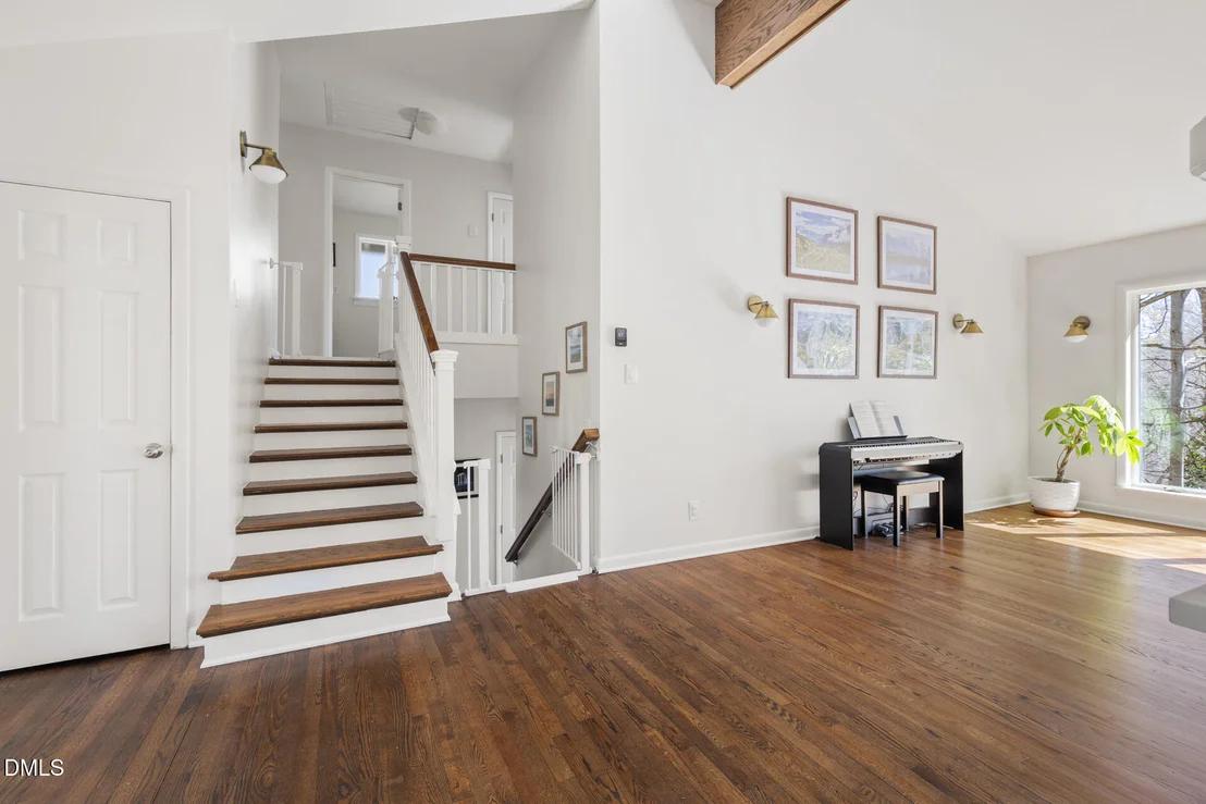 Photo of 353 Tenney Circle