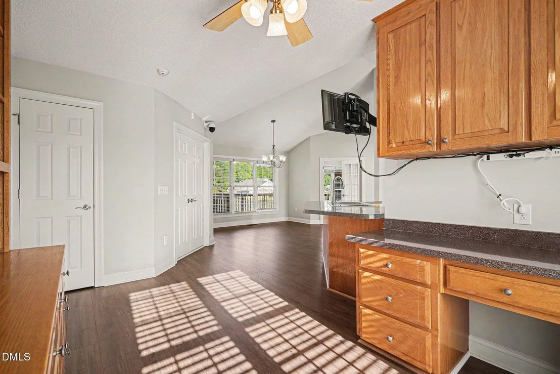 Photo of 1025 Long Branch Road