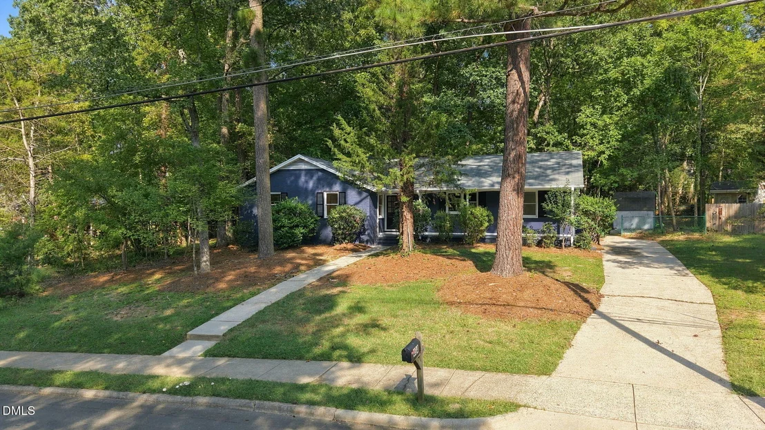 Photo of 404 Longleaf Drive