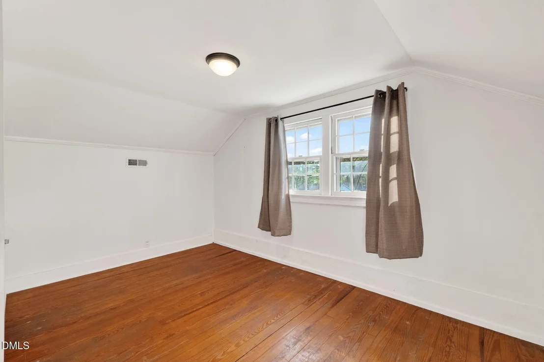 Photo of 207 W 3rd Street