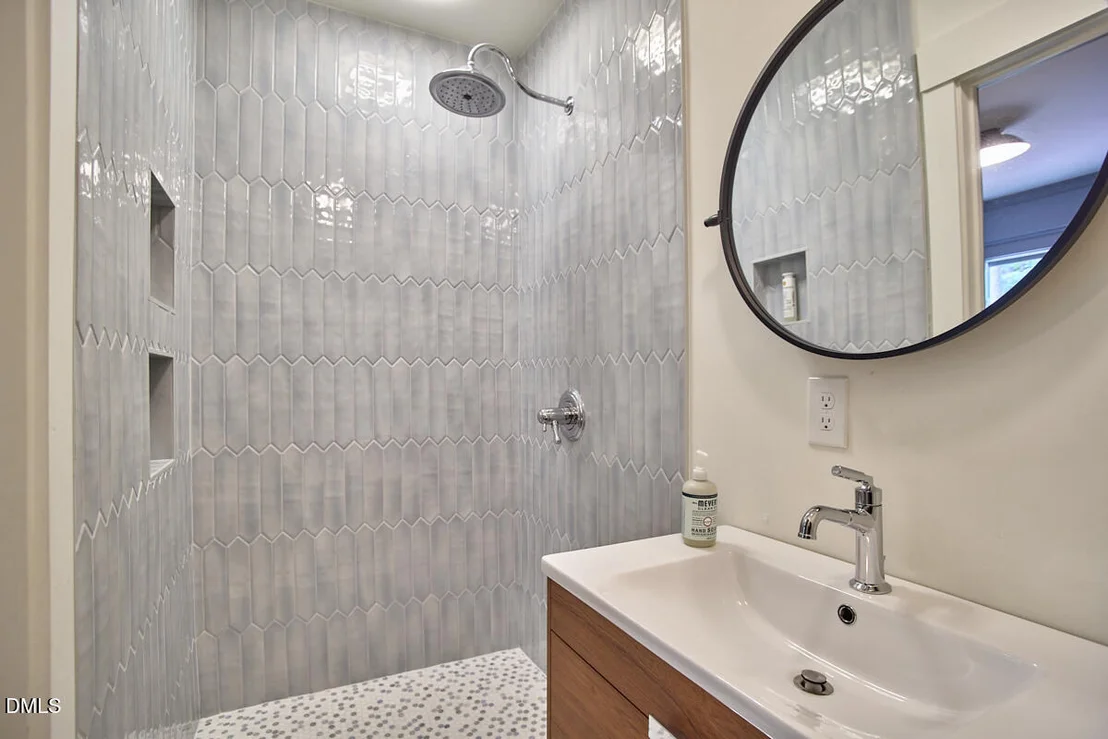 Photo of 3505 Rugby Road