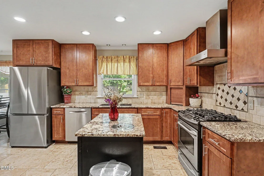 Photo of 611 Flagstone Way