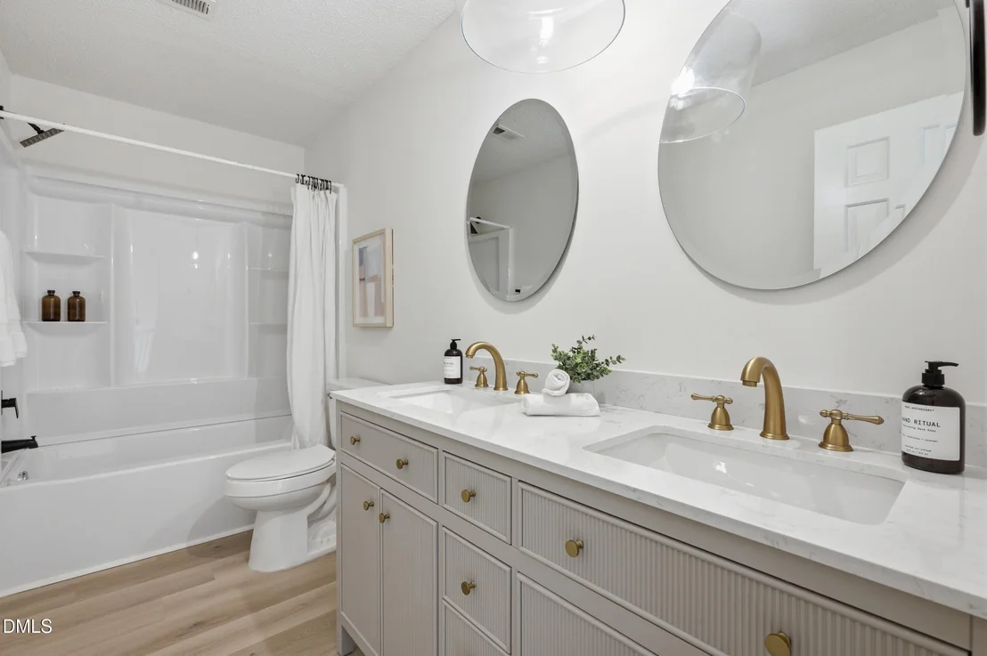 Photo of 66 White Oak Drive