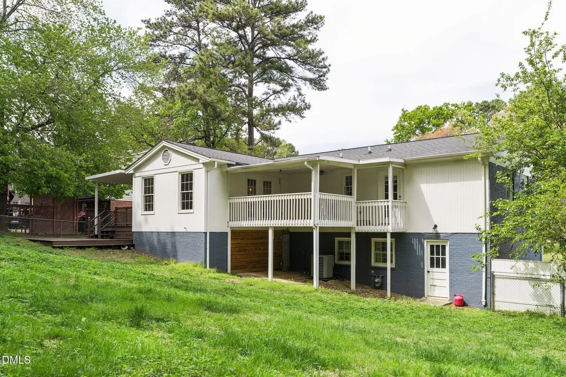 Photo of 412 Pinecroft Drive
