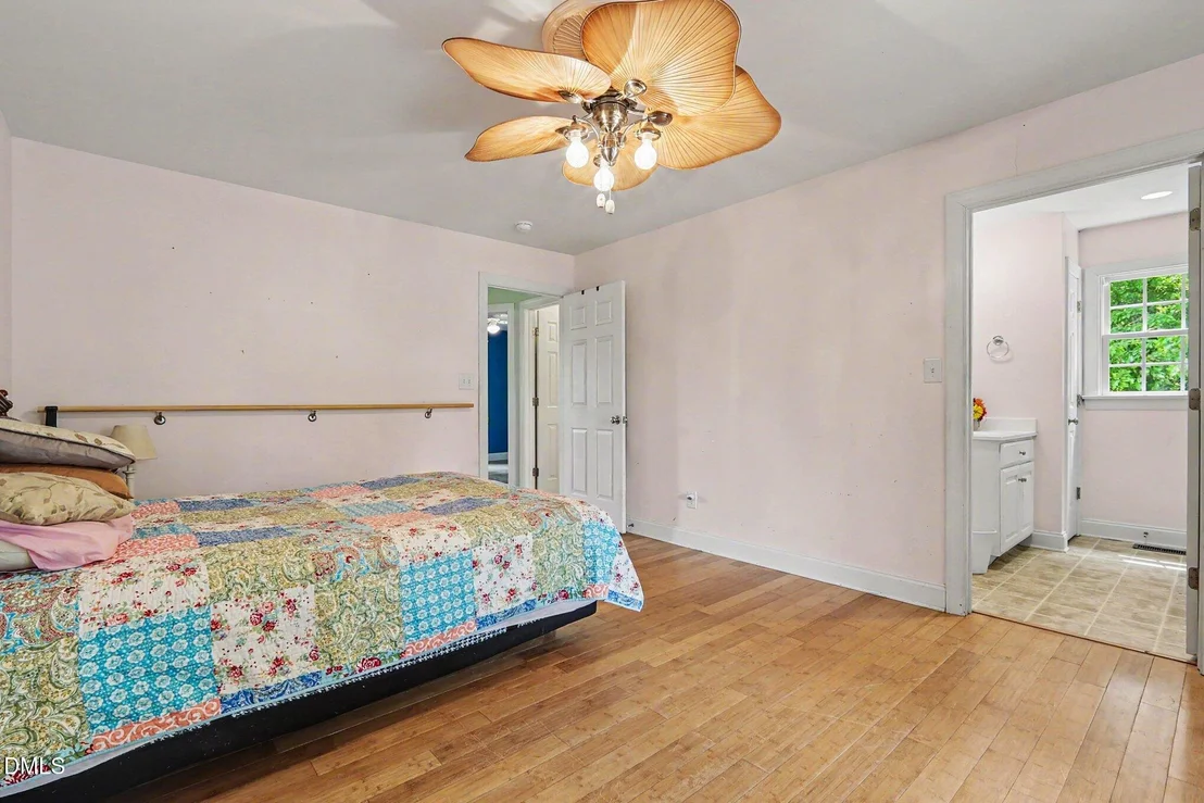 Photo of 1750 Tom Oakley Road
