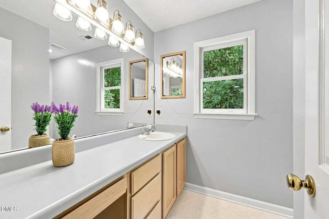 Photo of 1020 Oakwater Drive