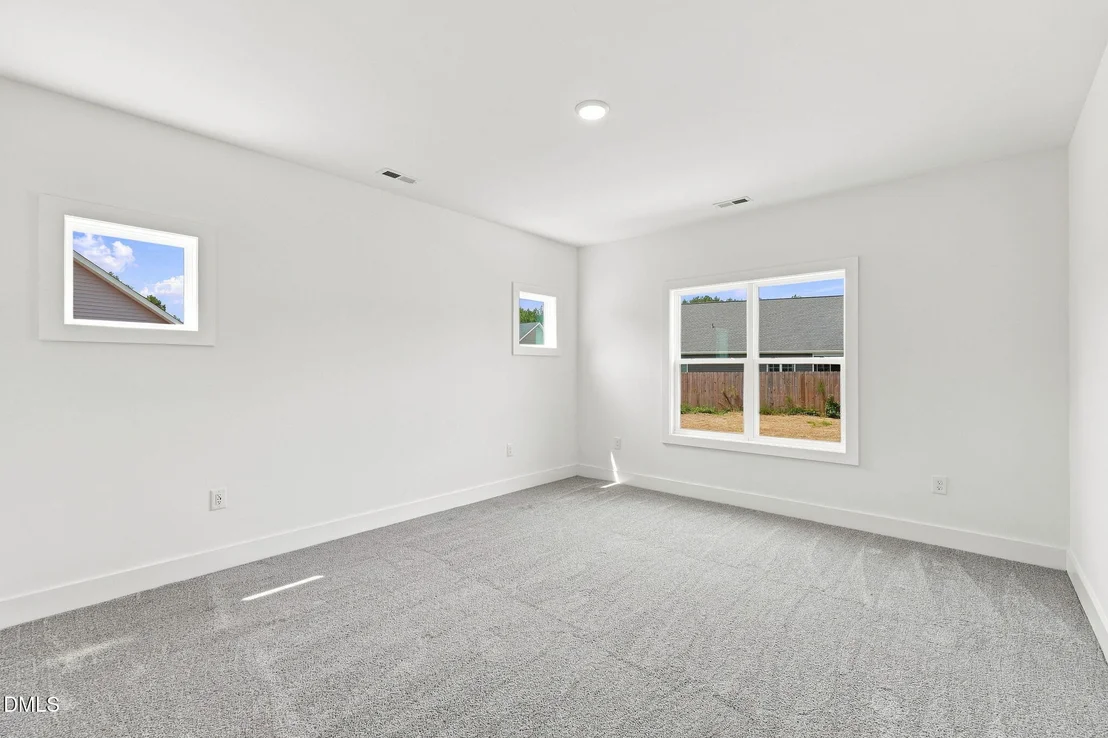 Photo of 16 Loganberry Avenue