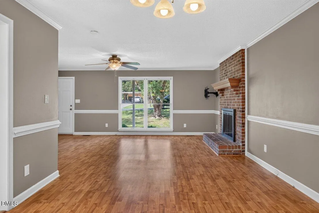 Photo of 102 Meadow Park