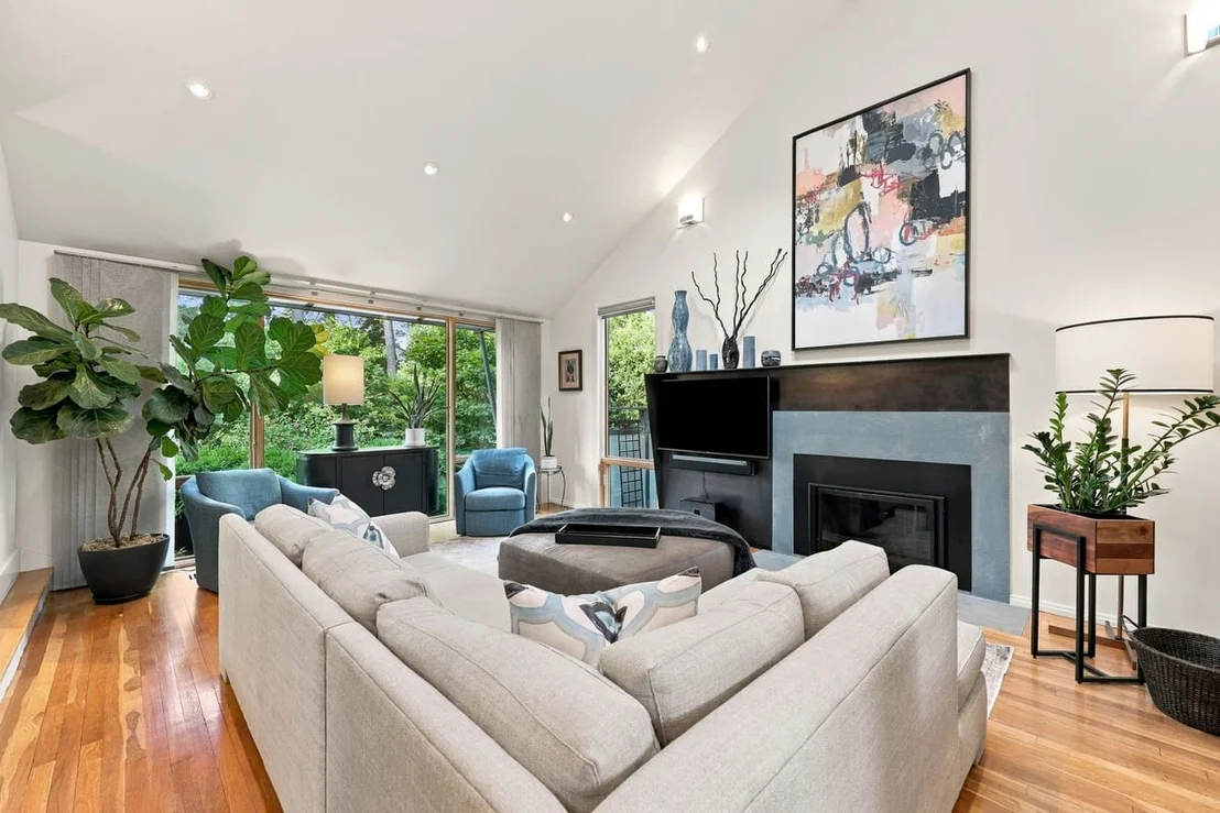 Photo of 3007 Surrey Road