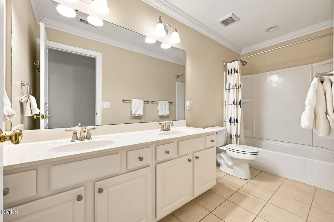 Photo of 10101 Hallberg Lane