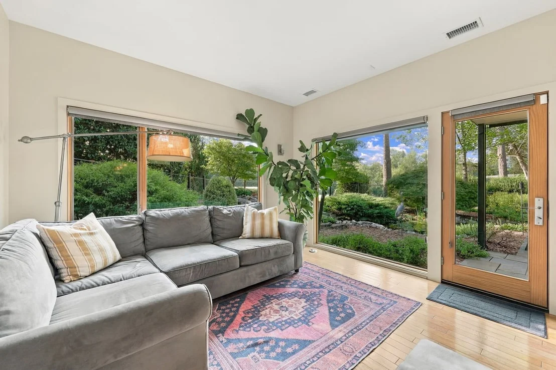 Photo of 3007 Surrey Road