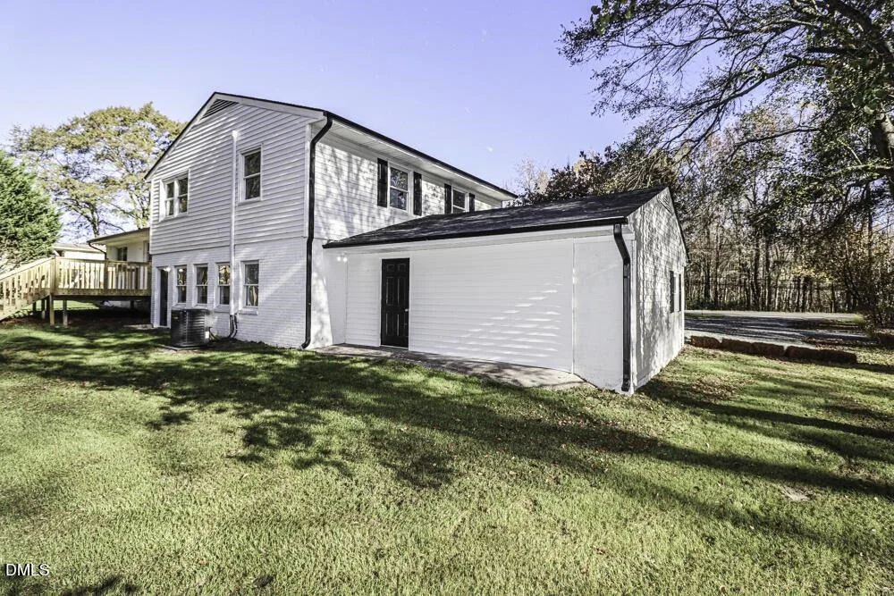 Photo of 805 River Road