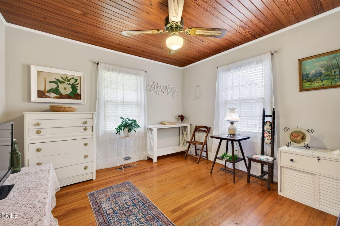 Photo of 1490 Scott Road