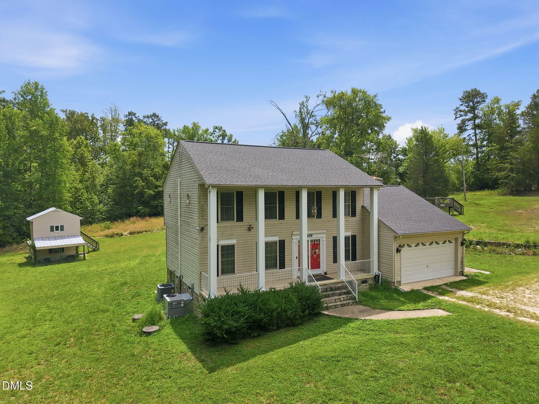 Photo of 409 Reaves Lane