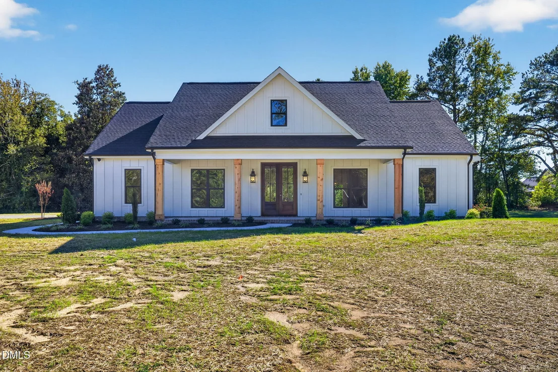 Photo of 643 Dixon Road