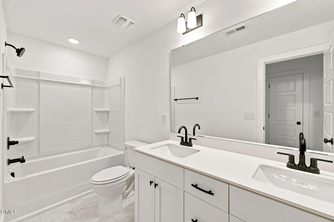 Photo of 16 Loganberry Avenue
