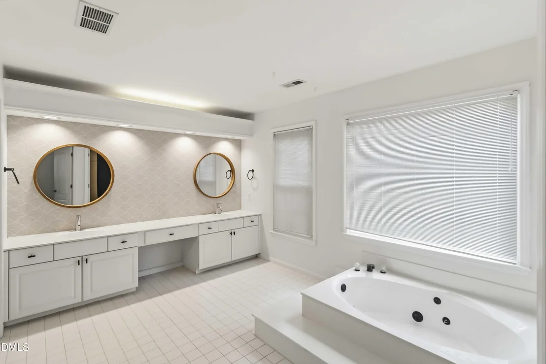 Photo of 104 Strathburgh Lane