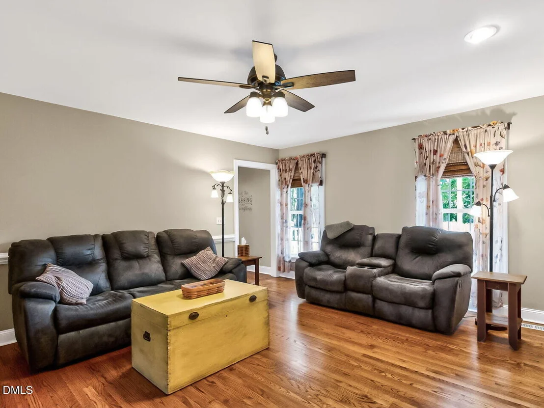 Photo of 1425 Raybon Drive