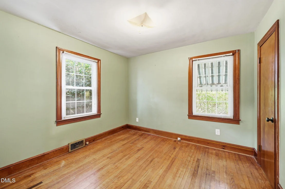 Photo of 213 Pine Tree Road