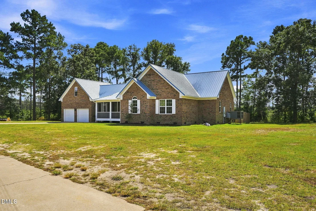 Photo of 390 Comanche Drive