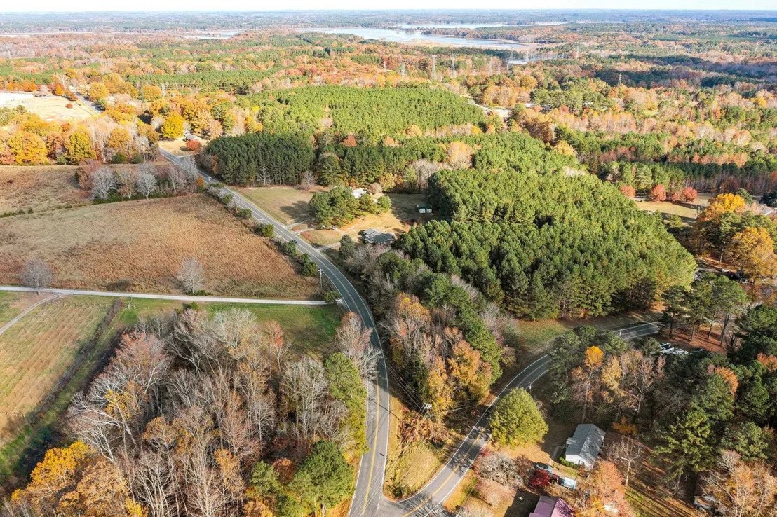 Photo of 3216 Hamlin Road
