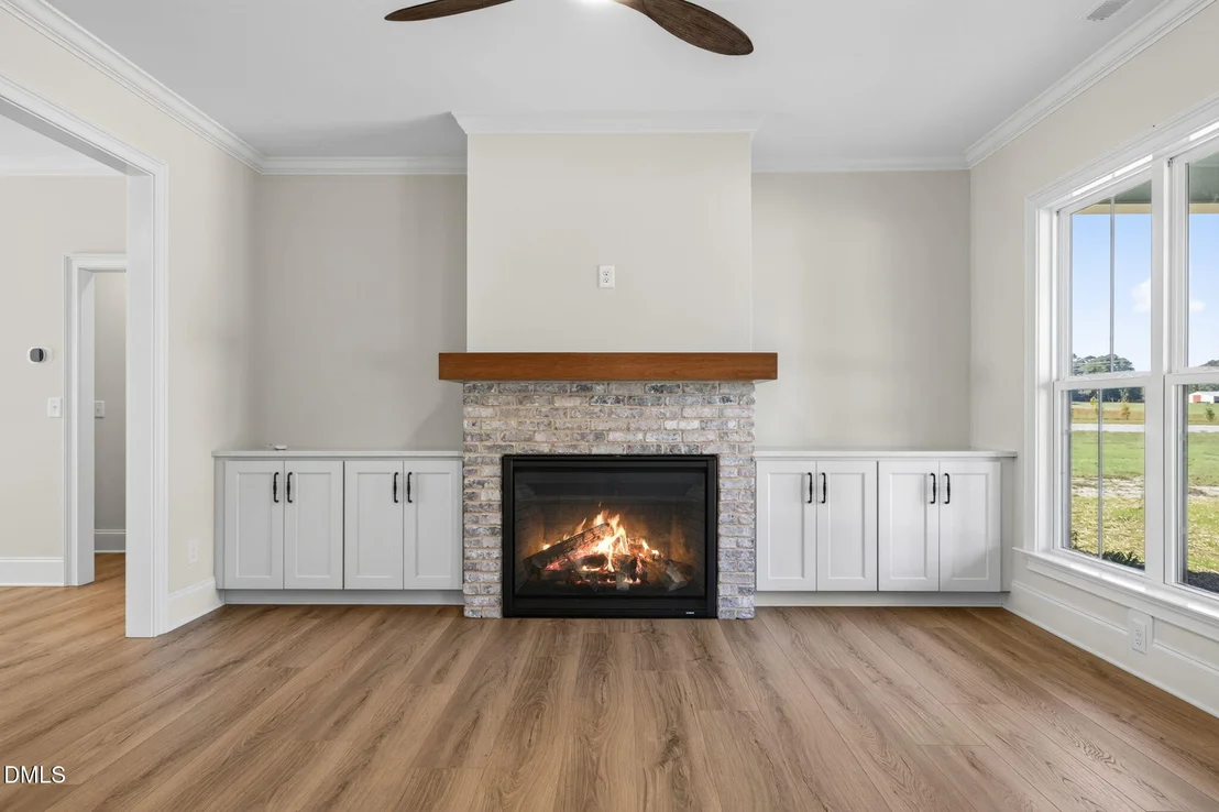 Photo of 643 Dixon Road