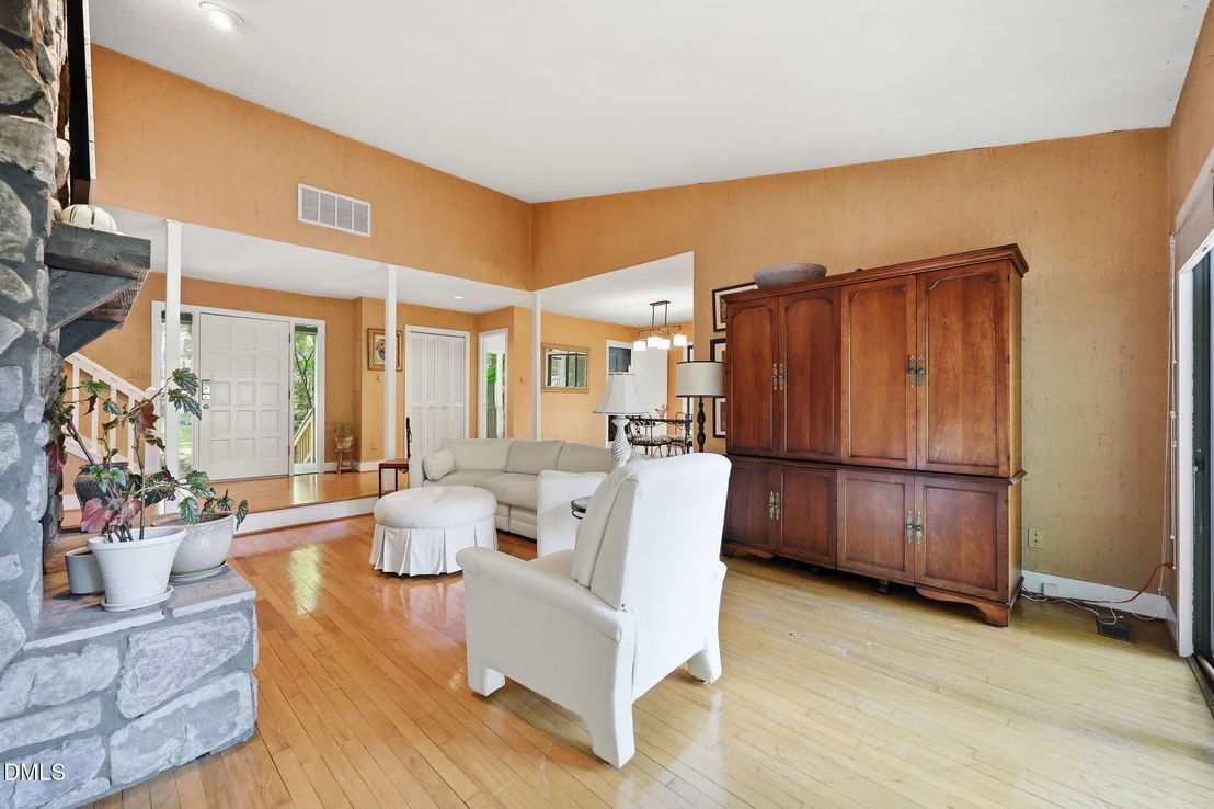Photo of 6101 Dresden Lane