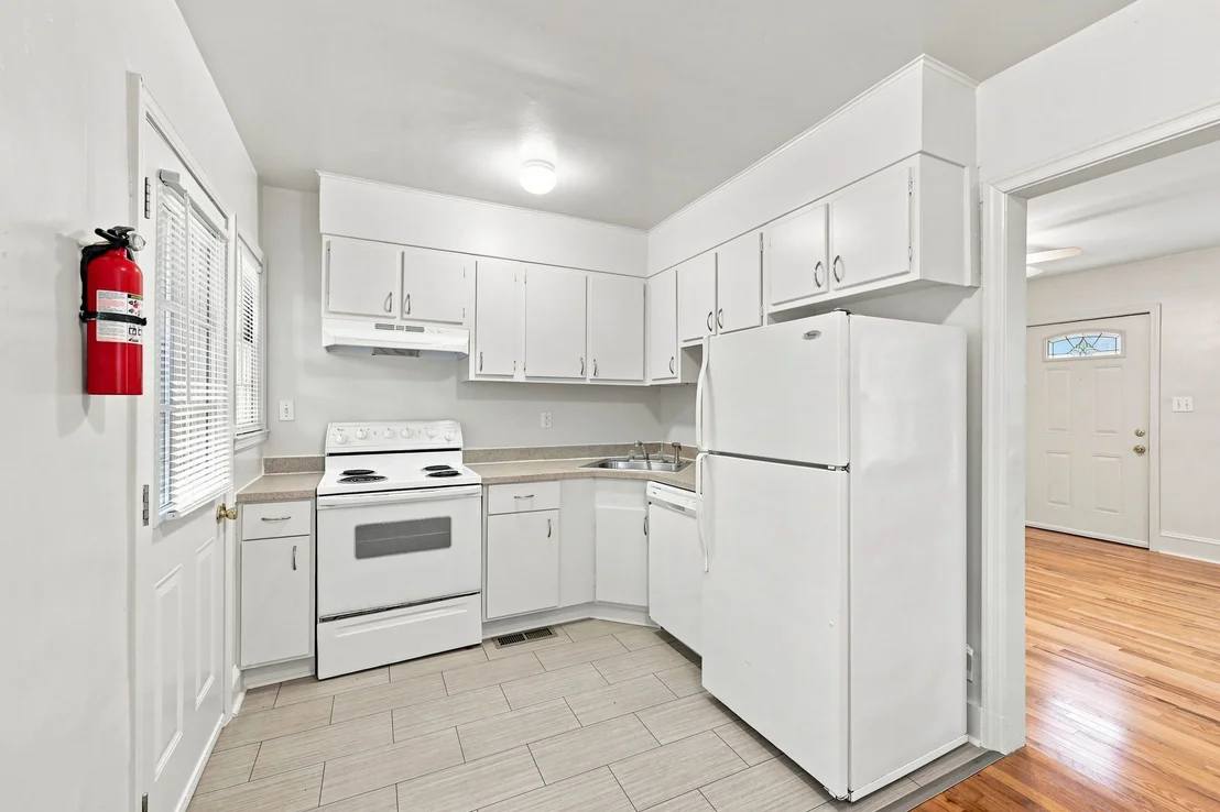 Photo of 812 W Markham Avenue