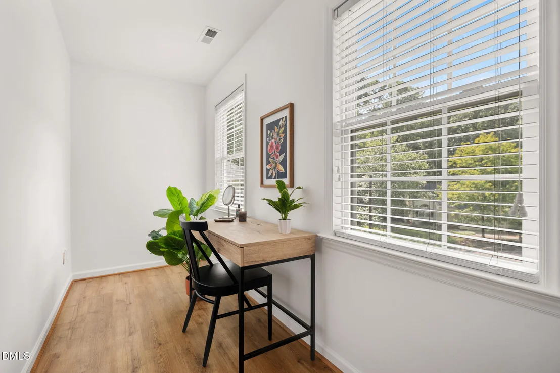 Photo of 2102 Meade Lane