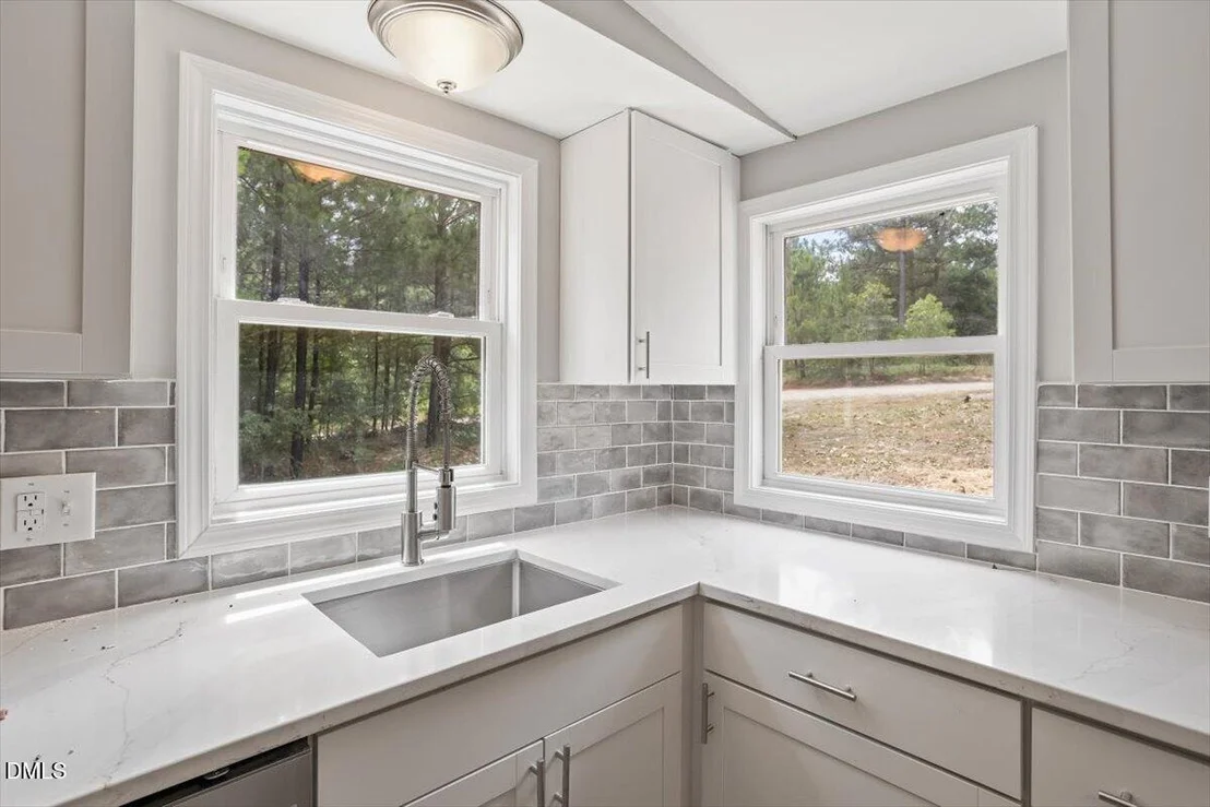 Photo of 581 Ed Thomas Road