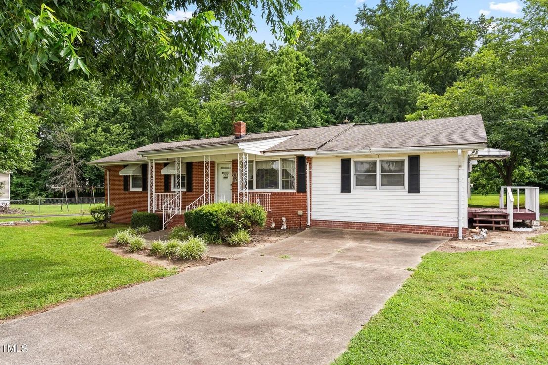 Photo of 207 Wendell Road