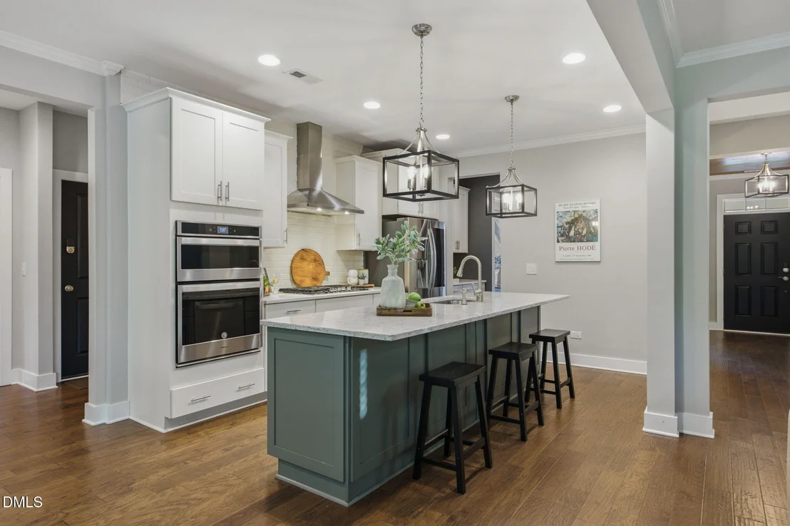 Photo of 1029 Queensdale Drive