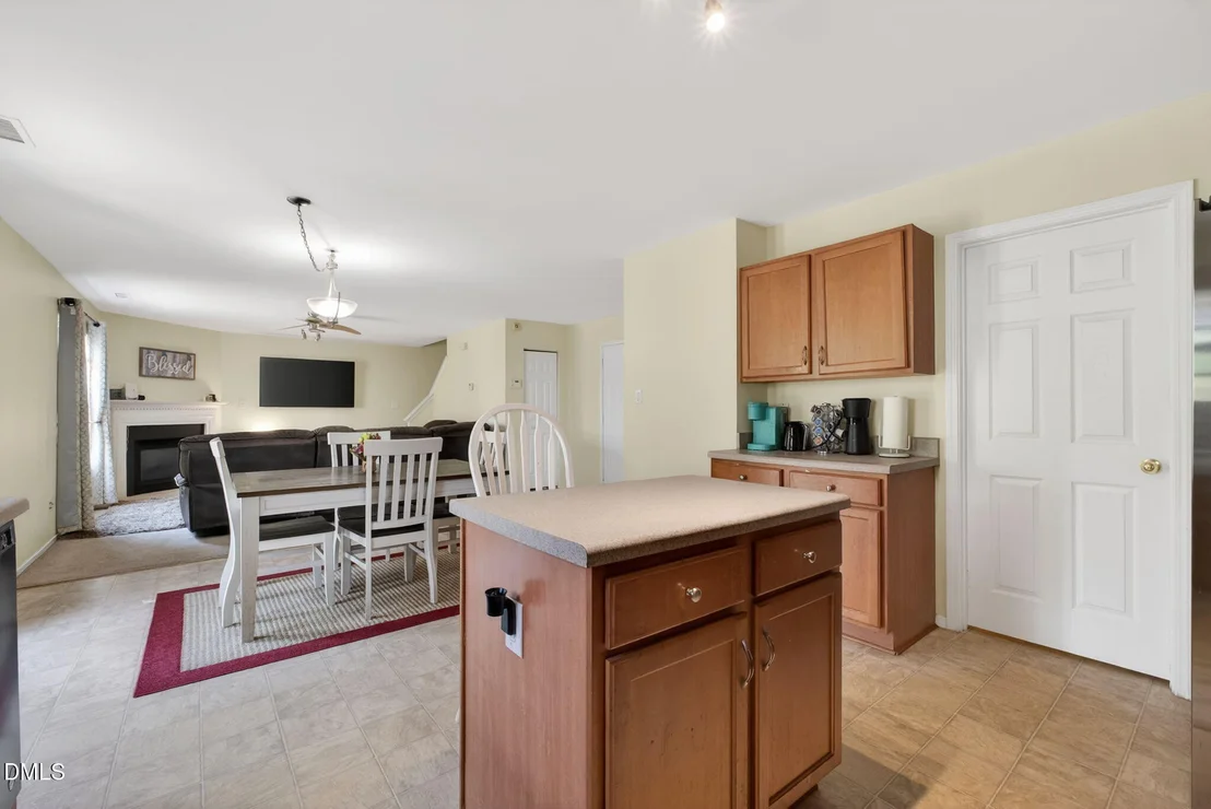 Photo of 1012 Breeze Lane