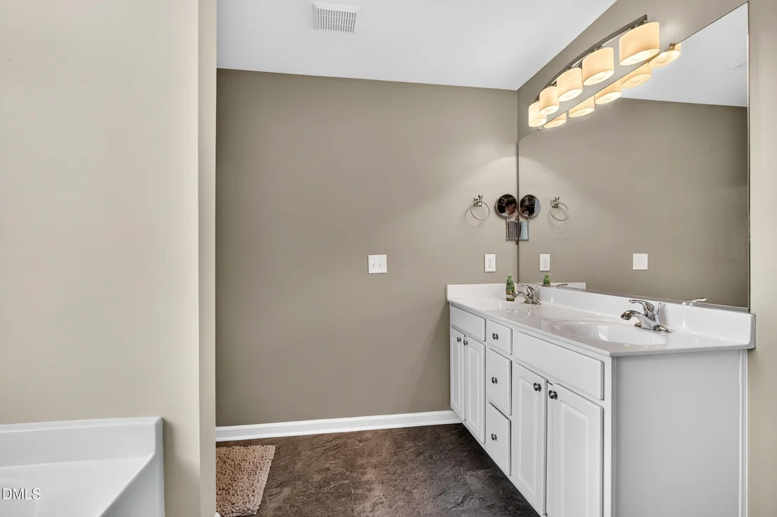 Photo of 2509 Covington Loop