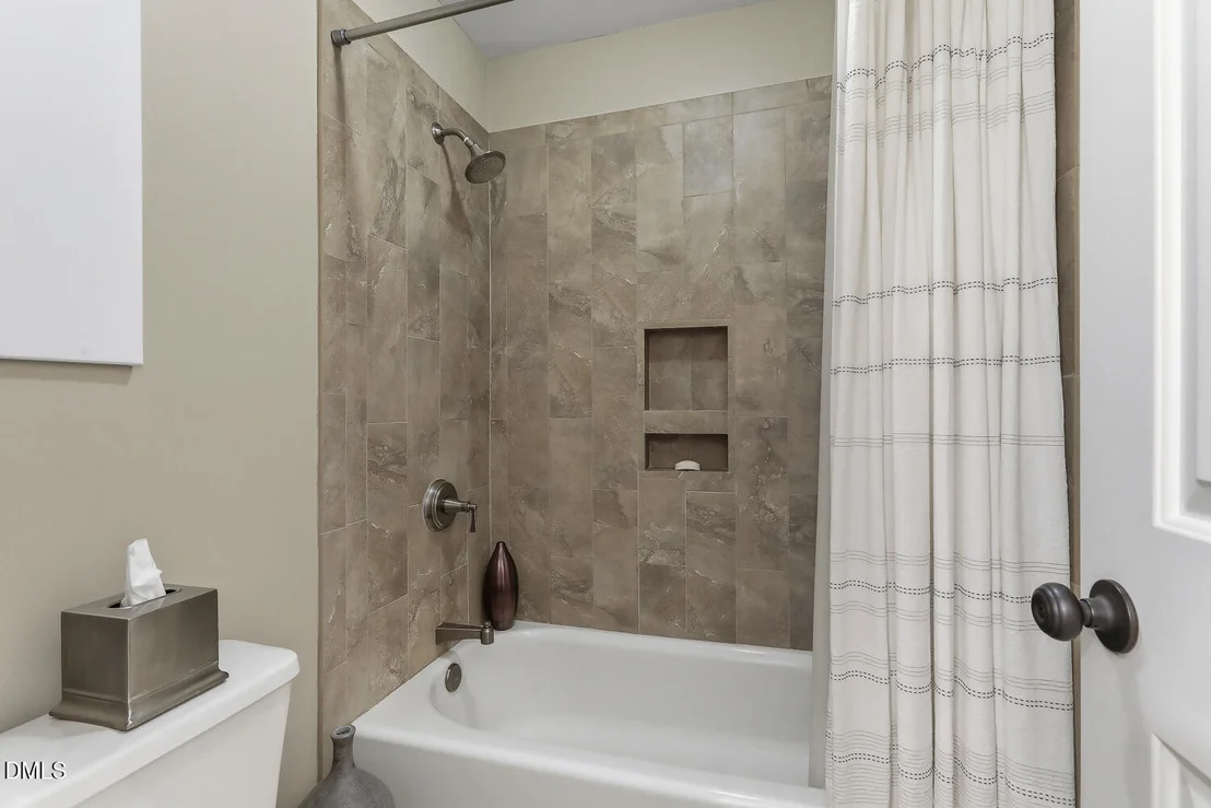 Photo of 429 Grosvenor Drive