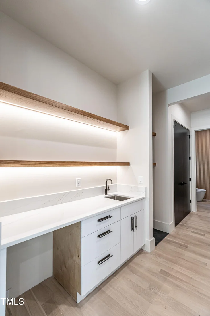 Photo of 425 Warren Avenue