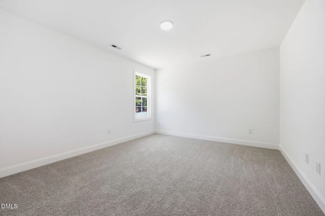 Photo of 122 Grinnell Loop