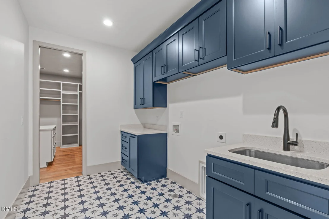 Photo of 1001 Addison Place