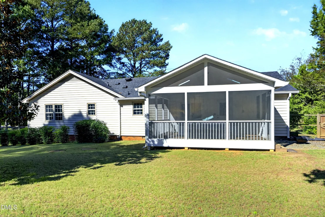 Photo of 8609 Manns Loop Road